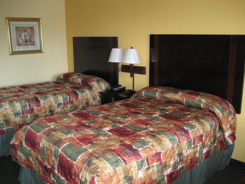 Palace Inn Rosenberg Room photo